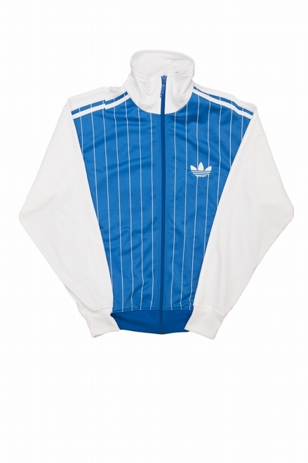 <em>adidas</em> <em>蓝色</em>条纹<em>防风外套</em> | GQ潇洒男人网